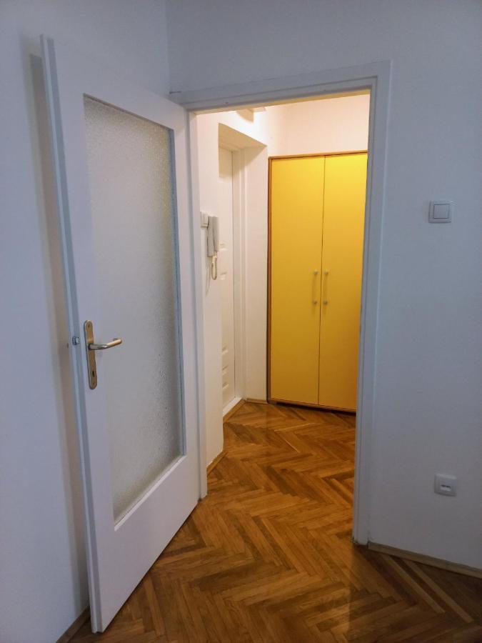 Apartment Danica Belgrad Exteriör bild